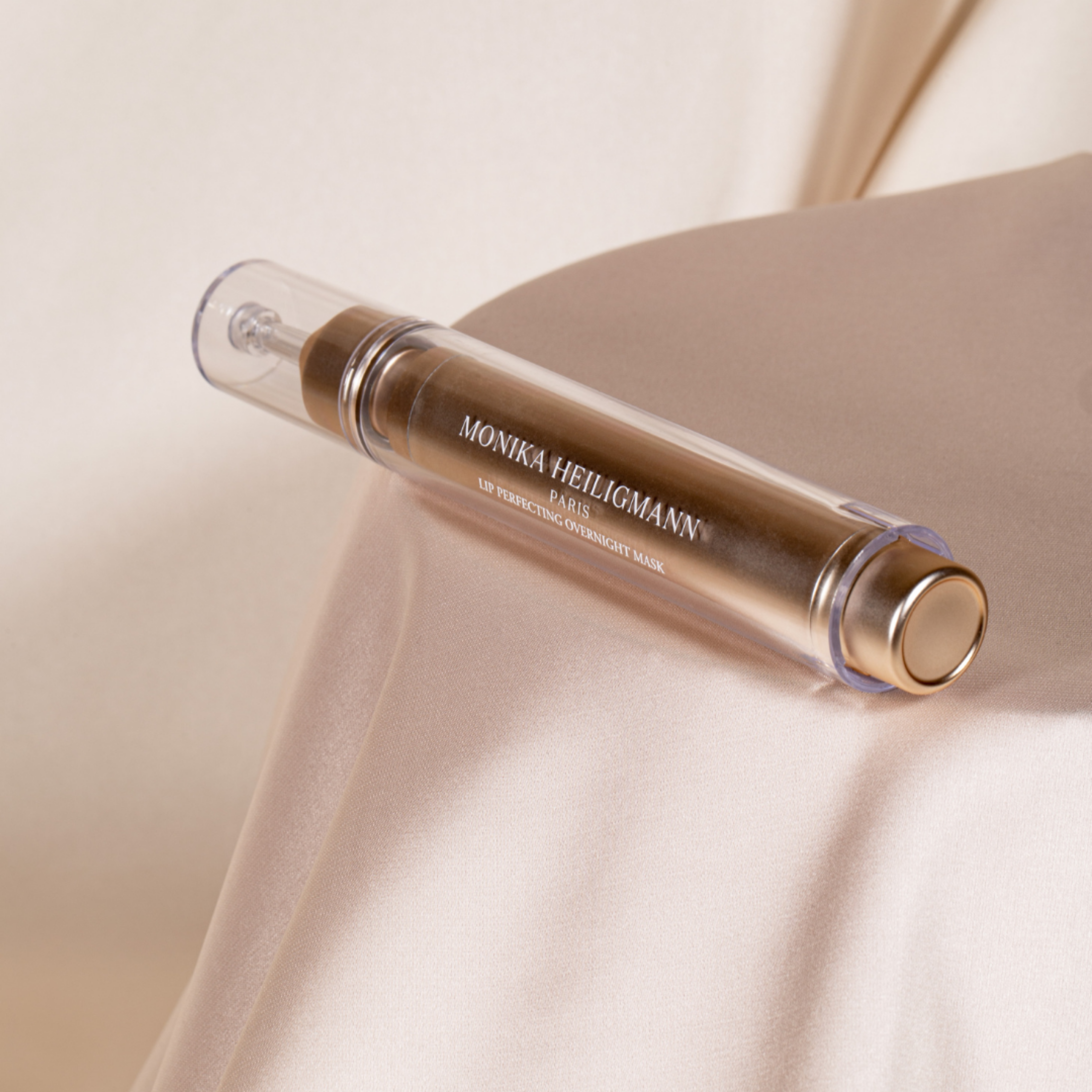 Lip perfecting overnight mask