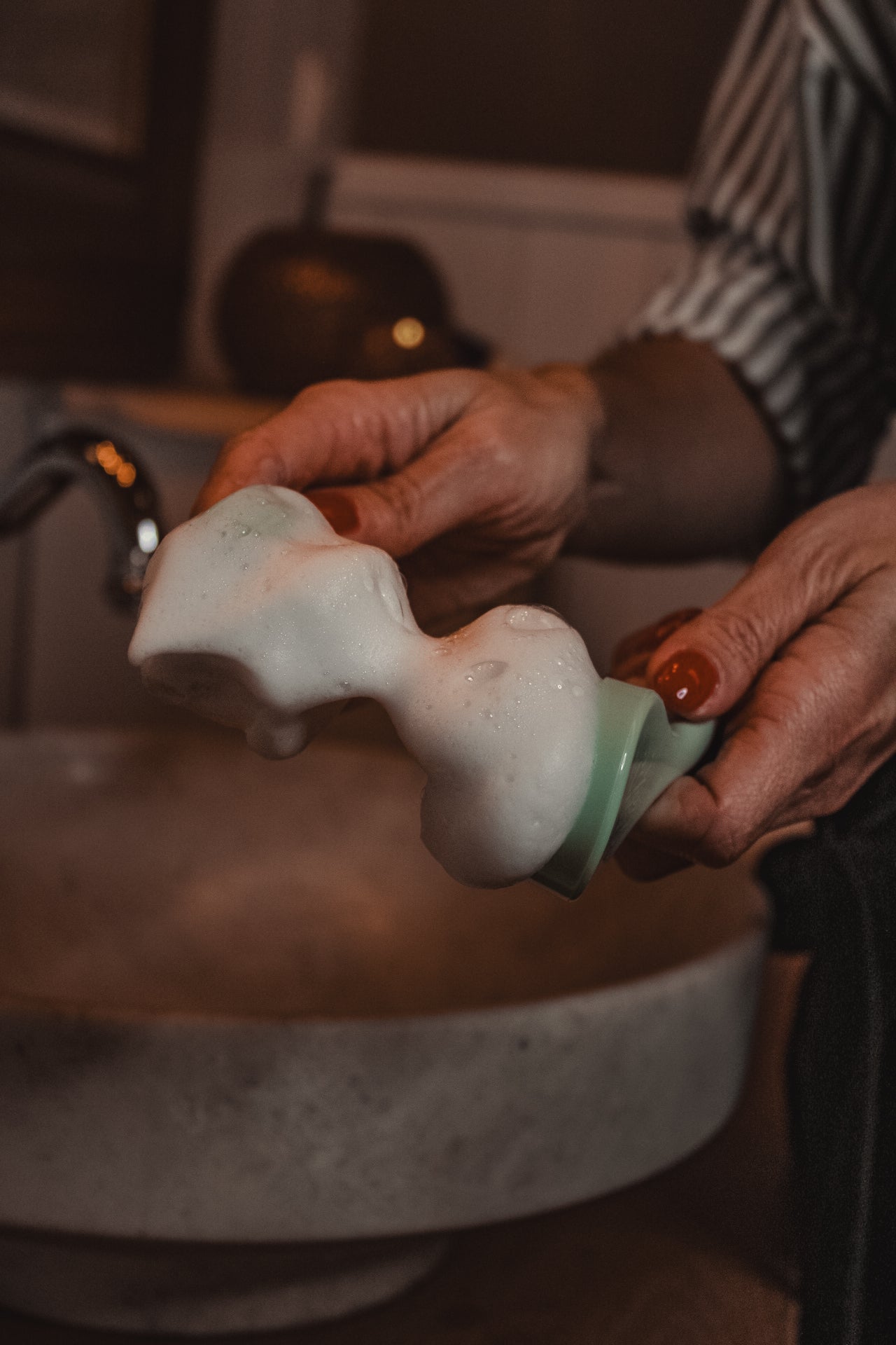 Reinigingsgel als foam op borstels